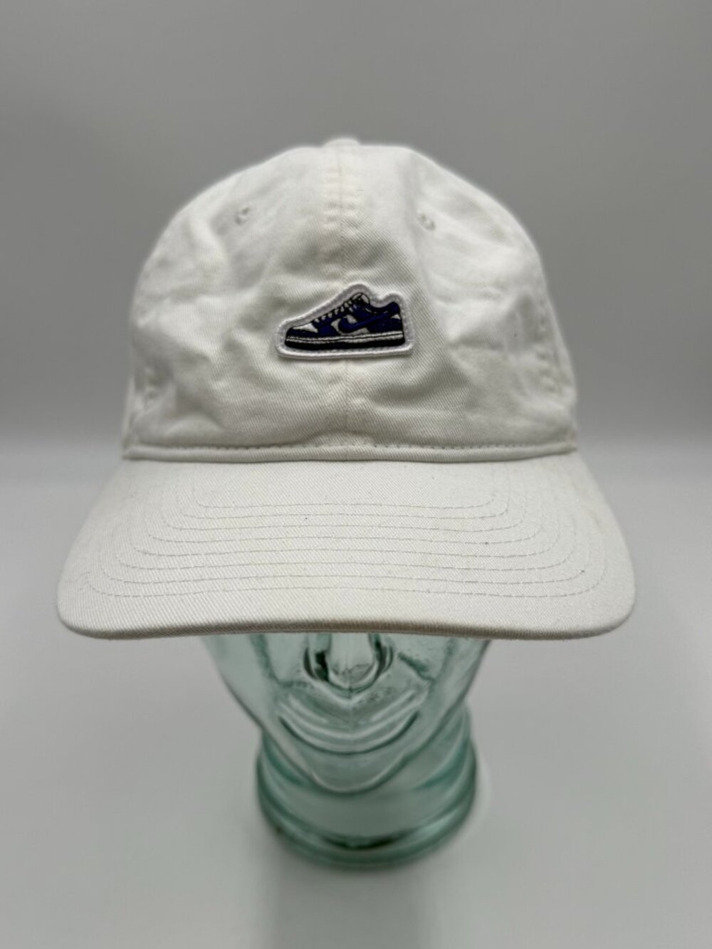 Nike Club Cap Hat Cap Strap Back Mens L/XL White Sneaker Patch Casual Shoe Dunk